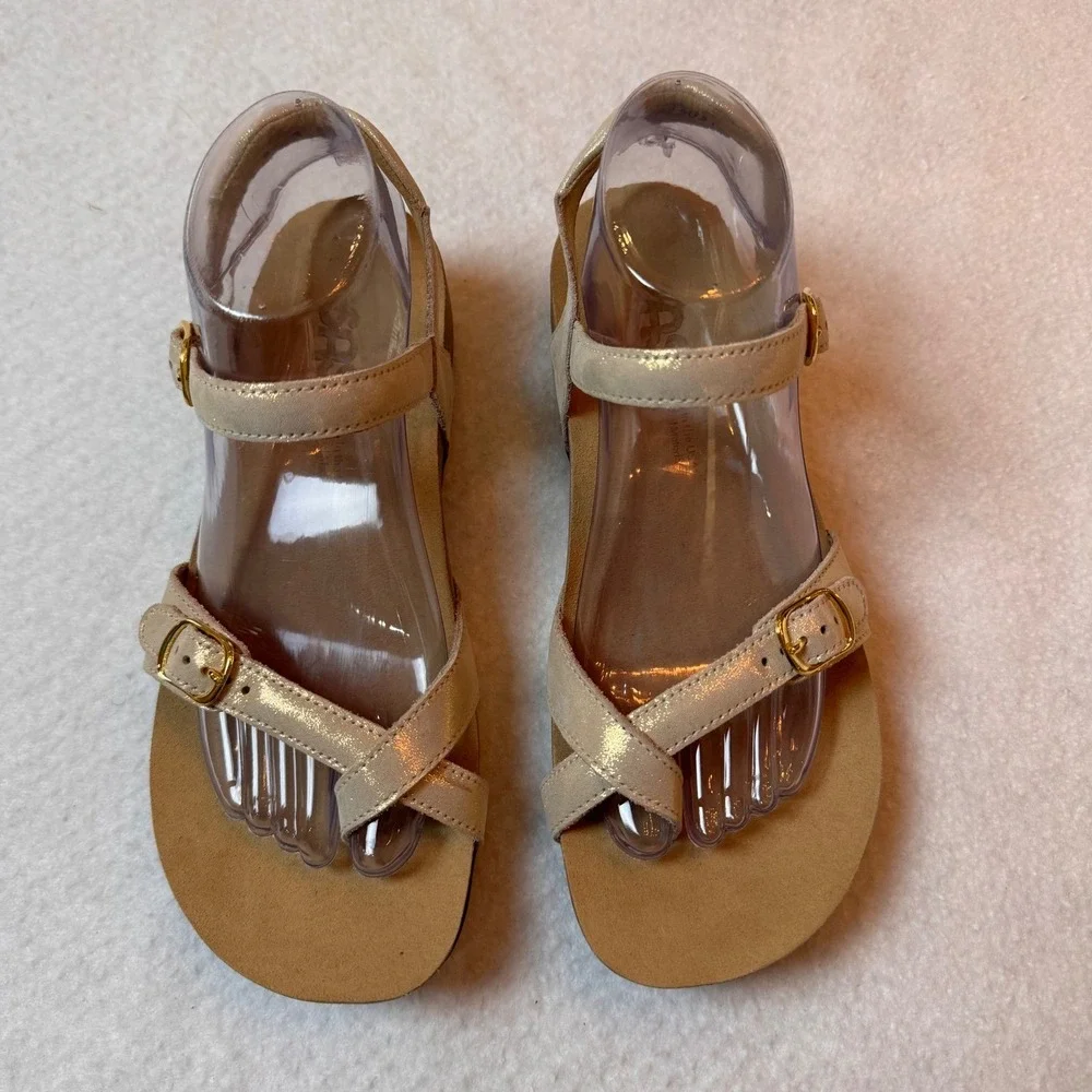 SAS Sandal Women 8M Champagne Gold Sanibel Wedge Buckle Metallic Leather Comfort